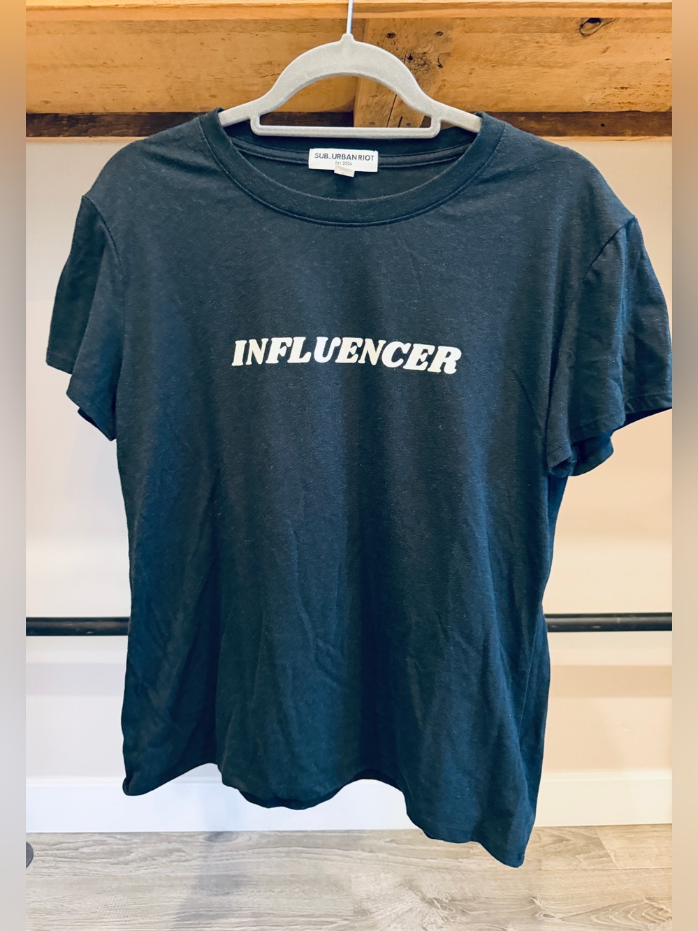 Sub_Urban Riot Black "Influencer" Graphic Tee - Women's (L)